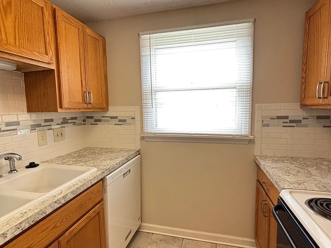 1347 Ransom Rd #9, Grand Island, NY 14072