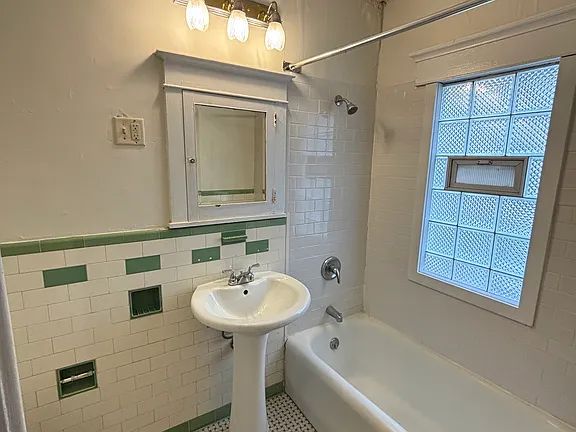 147 Wallace Ave APT 1 Buffalo NY 14214