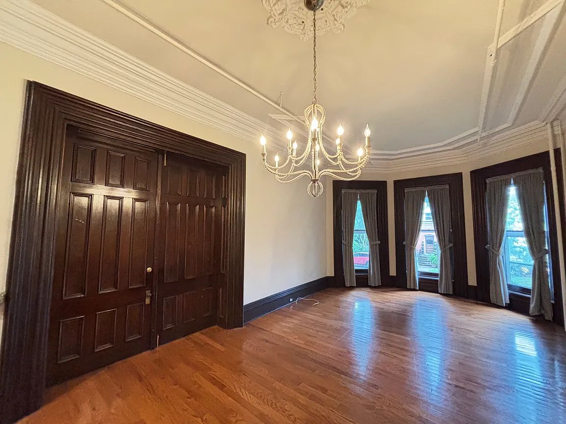49 Cottage St APT 1 Buffalo NY 14201