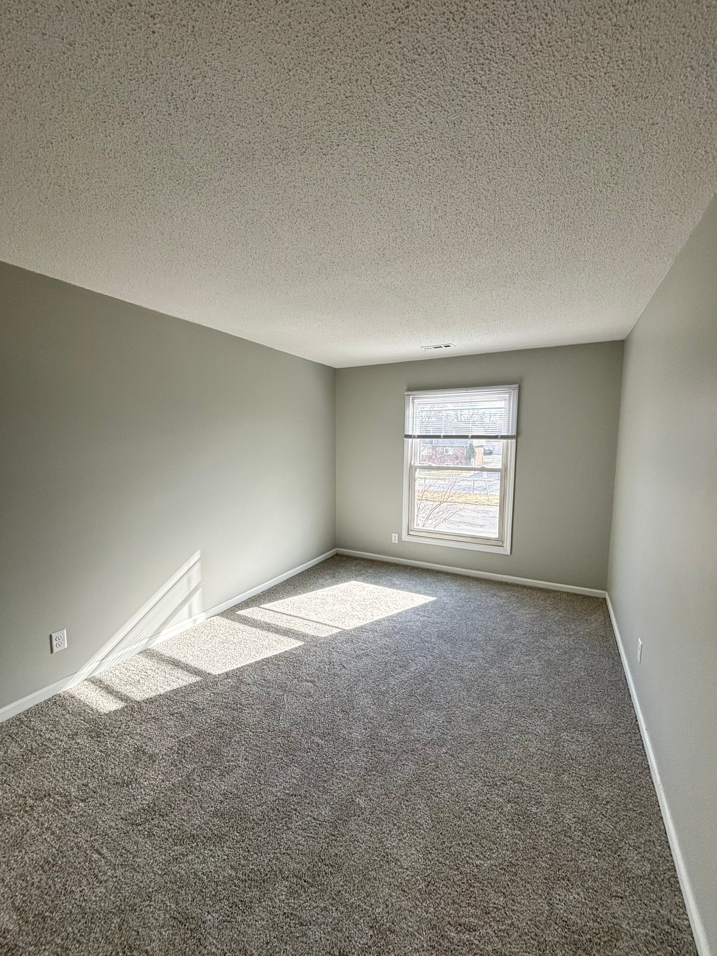 2 Bed, 1 Bath- 11 Robert Dr APT 208 Lancaster, NY 14086