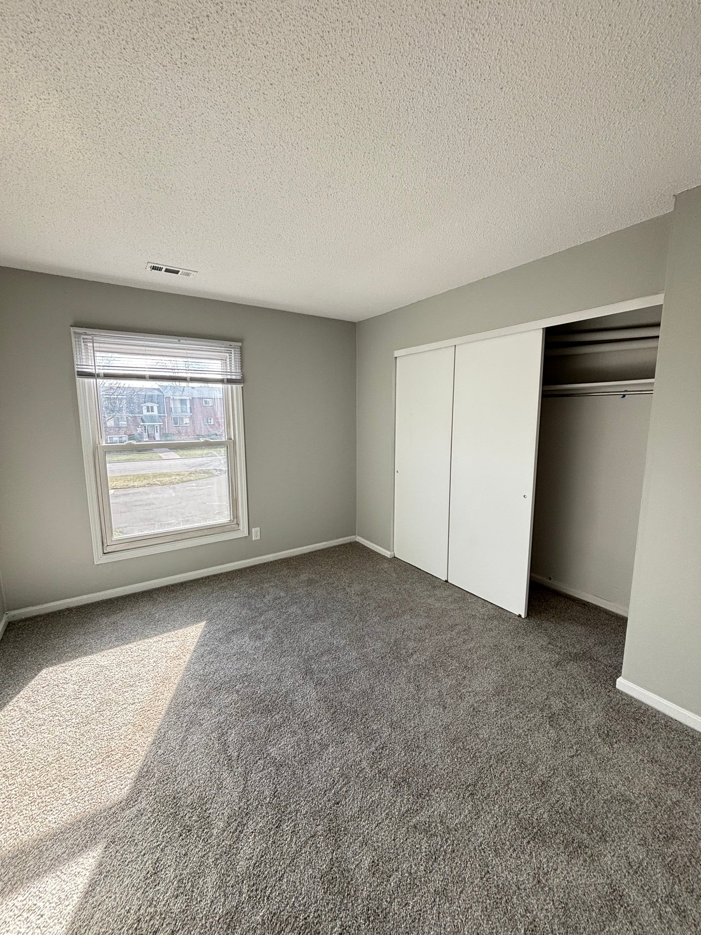 2 Bed, 1 Bath- 11 Robert Dr APT 208 Lancaster, NY 14086