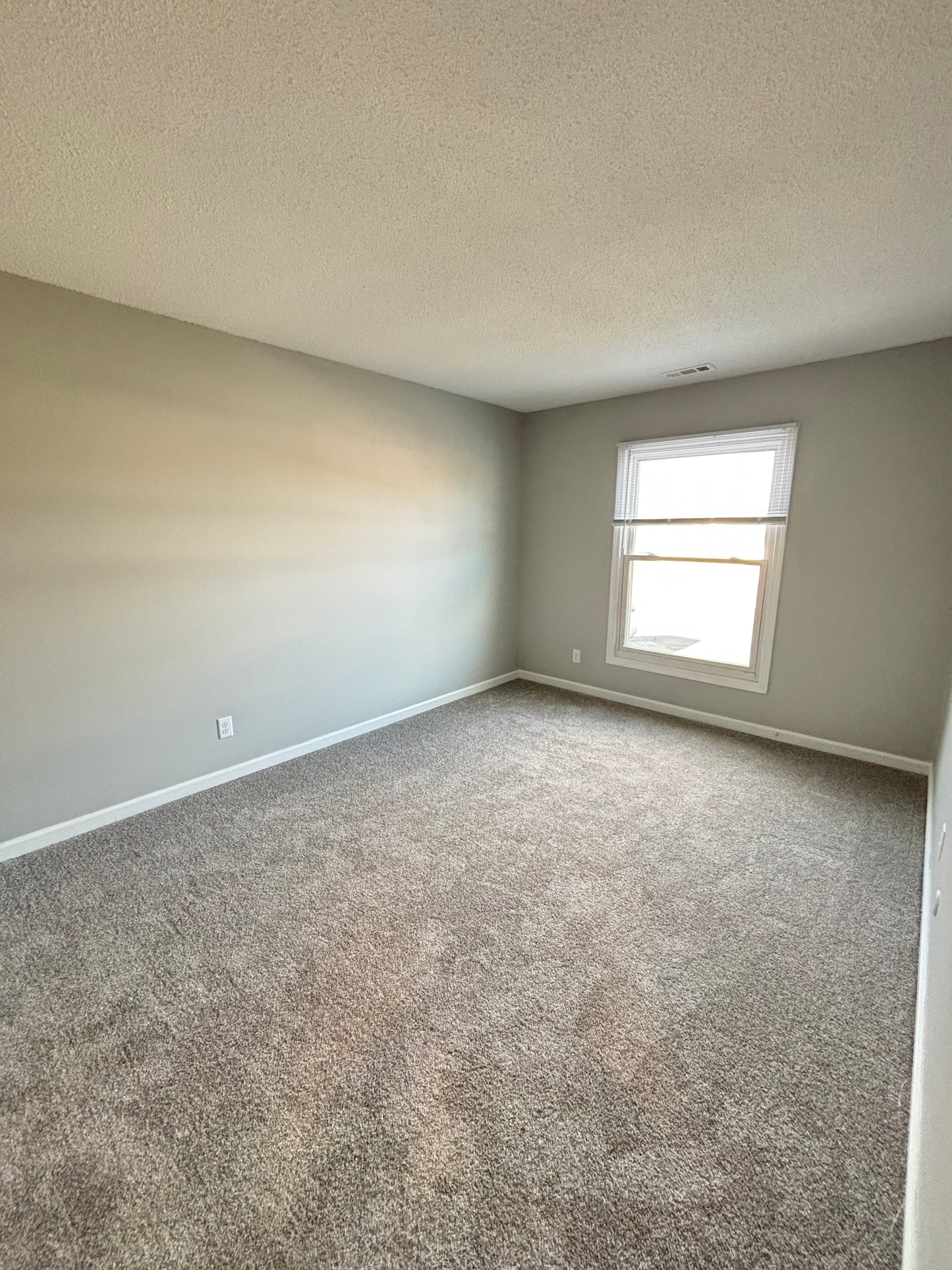 2 Bed, 1 Bath- 11 Robert Dr APT 208 Lancaster, NY 14086