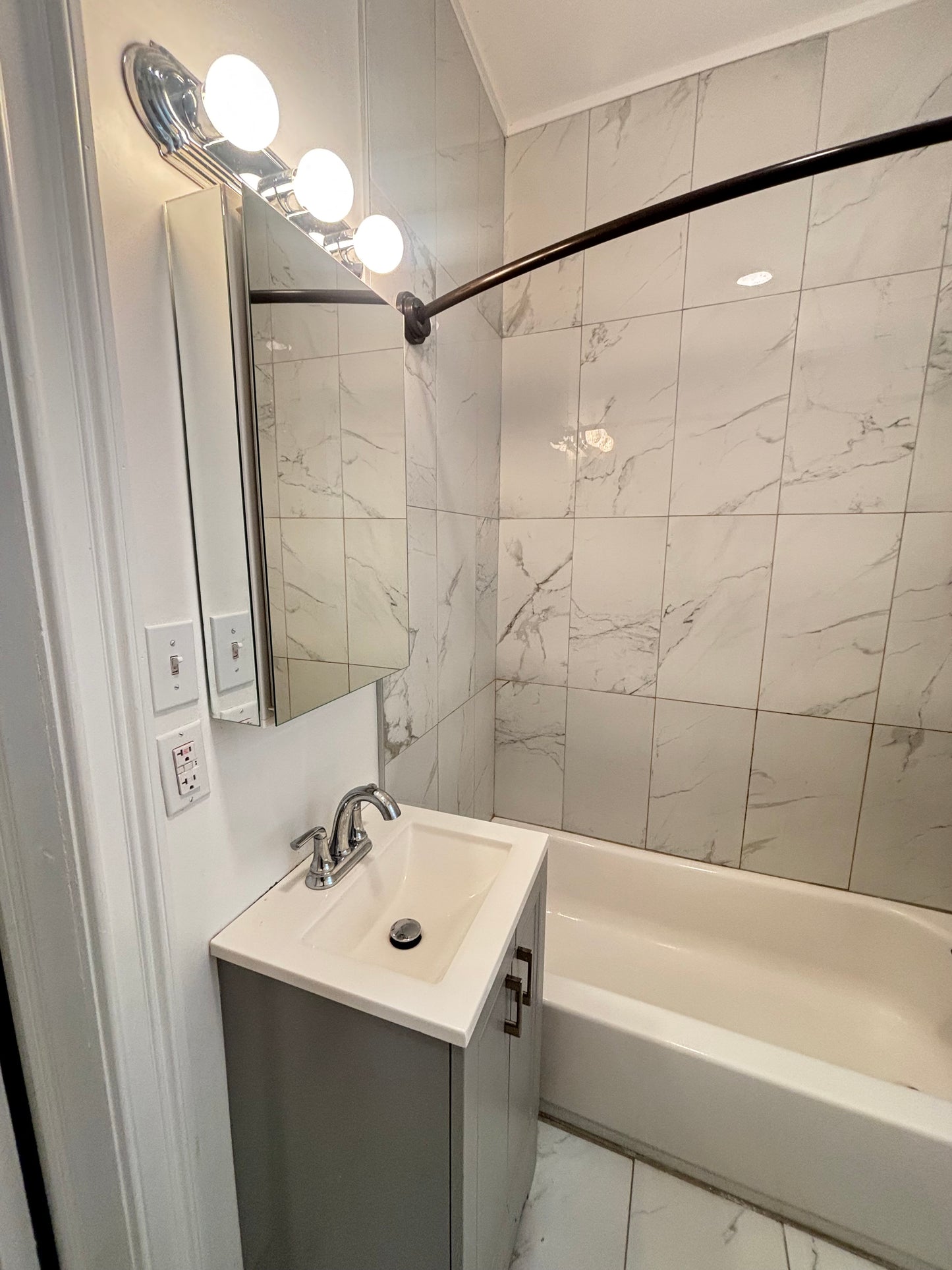 1 Bed, 1 Bath- 232 Richmond Ave #13, Buffalo, NY 14222