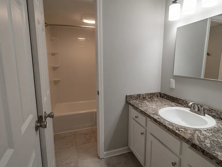 2 Bed, 1 Bath- 11 Robert Dr APT 113, Lancaster, NY 14086