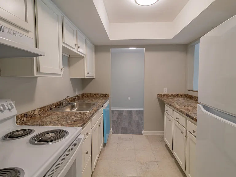 2 Bed, 1 Bath- 11 Robert Dr APT 113, Lancaster, NY 14086