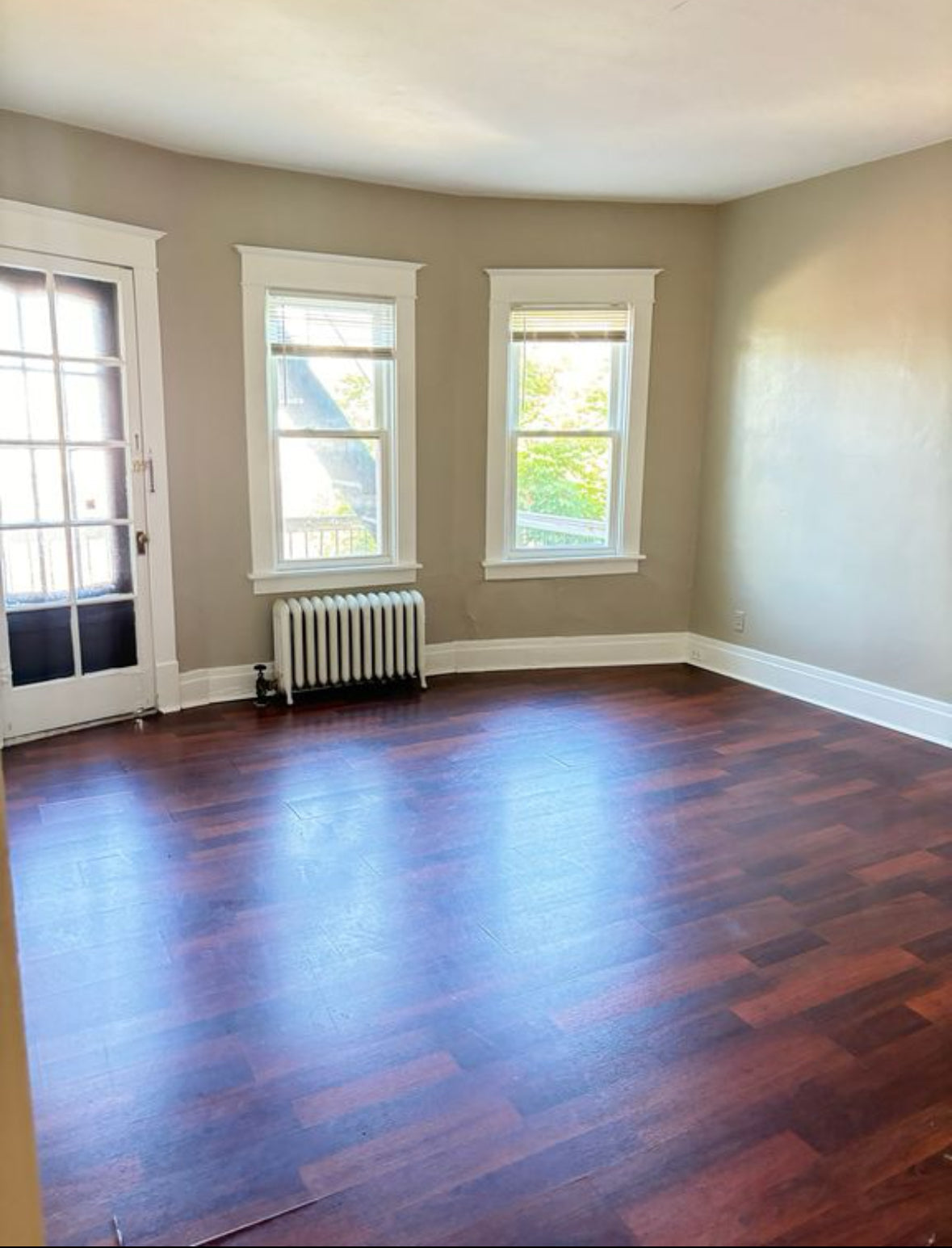 2 bed, 1 Bath- 1558 Elmwood Ave #5, Buffalo, NY 14207