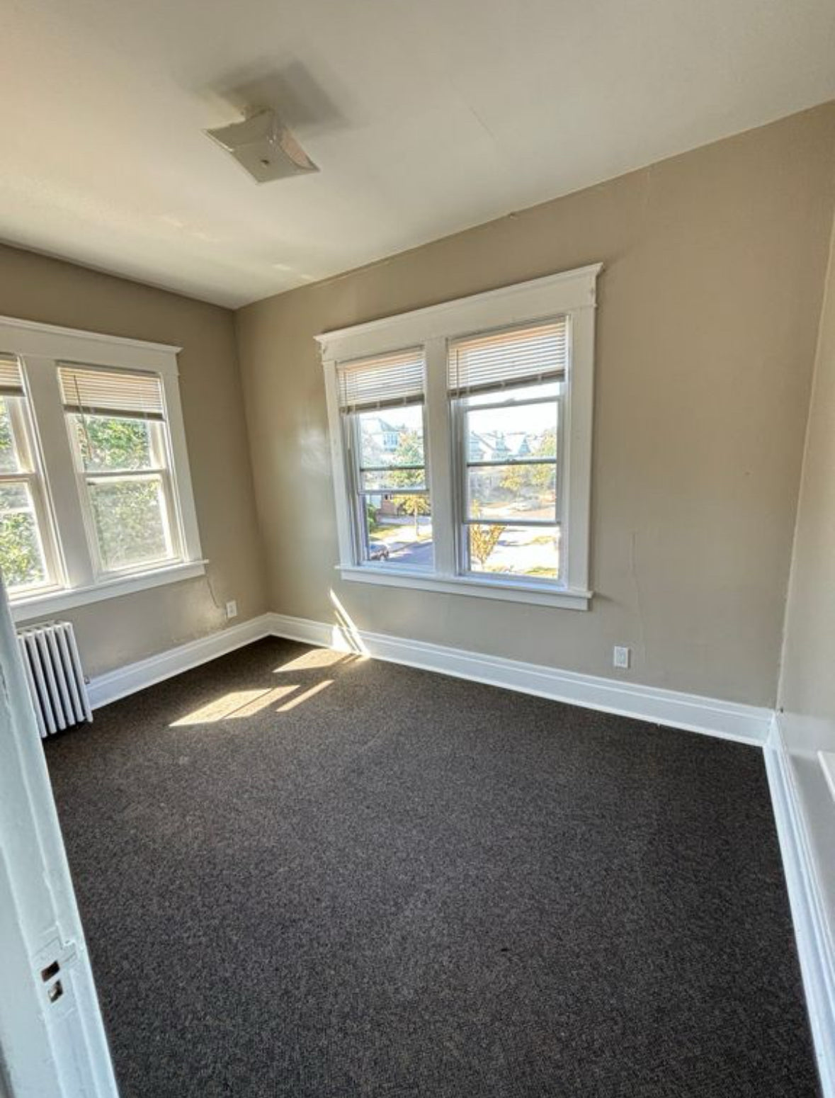 2 bed, 1 Bath- 1558 Elmwood Ave #5, Buffalo, NY 14207