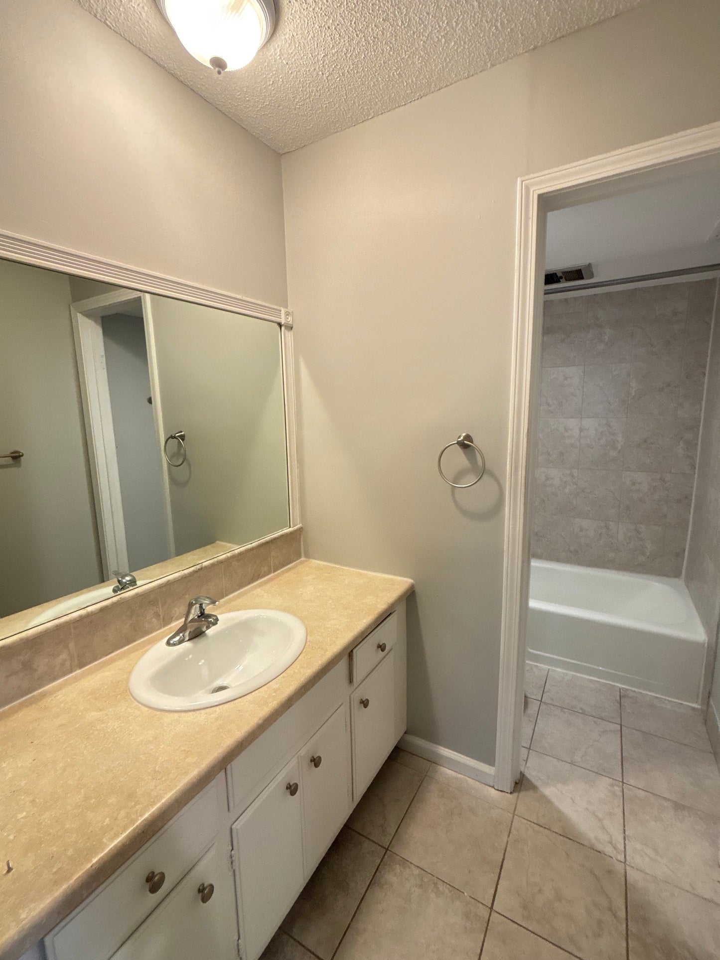2 Bed, 1 Bath- 11 Robert Dr APT #205, Lancaster, NY 14086