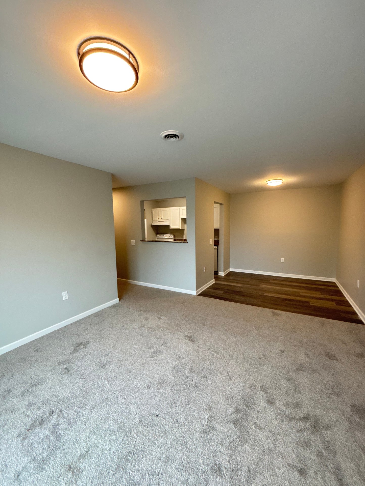 3 Bed- 2 Bath- 11 Robert Dr #205, Lancaster, NY 14086