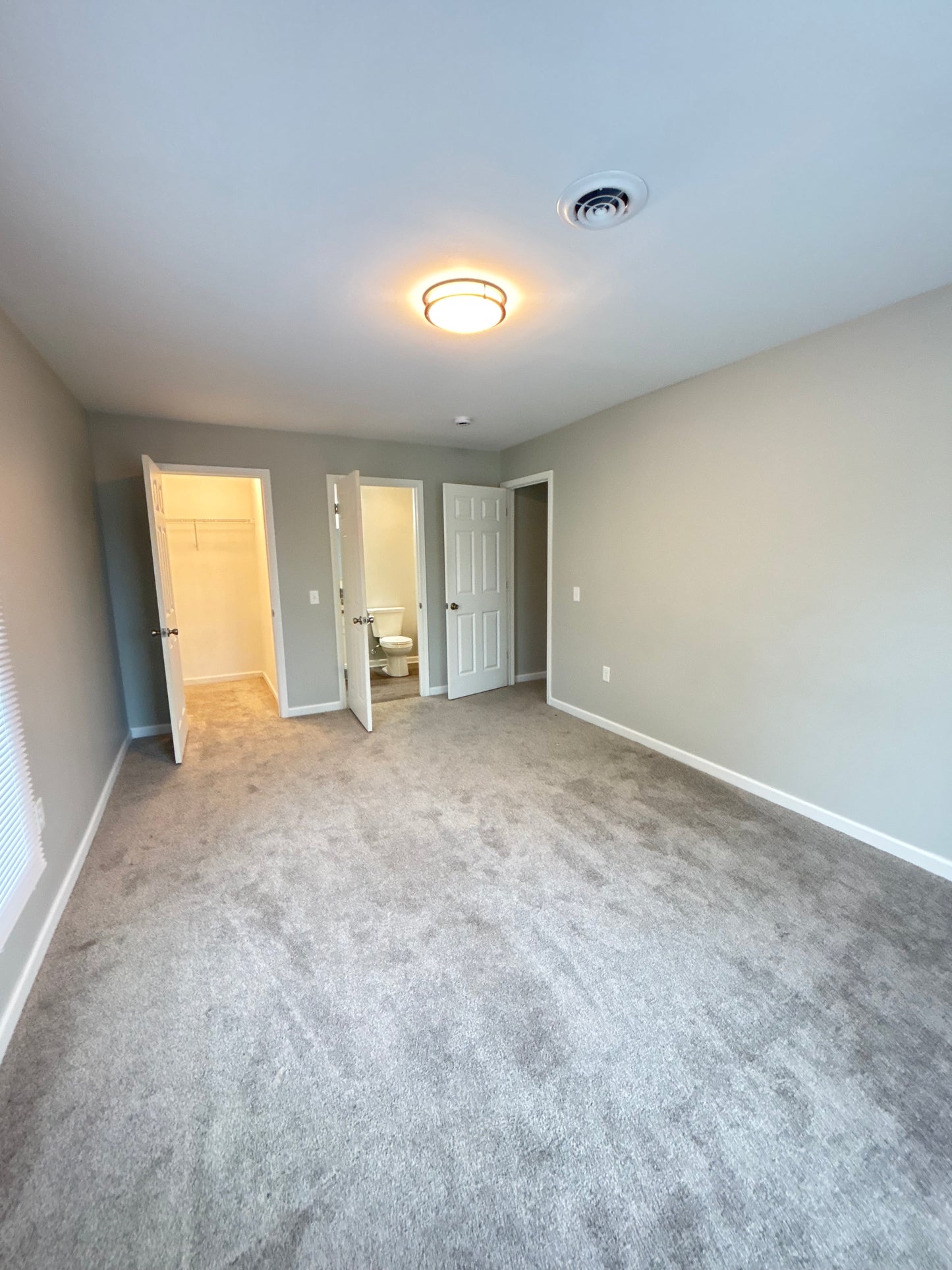 3 Bed- 2 Bath- 11 Robert Dr #205, Lancaster, NY 14086