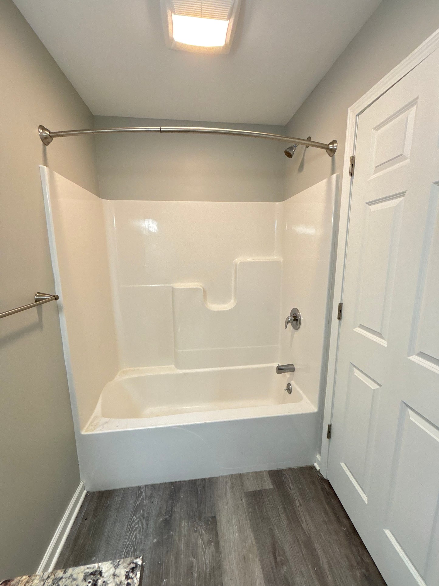 3 Bed- 2 Bath- 11 Robert Dr #205, Lancaster, NY 14086
