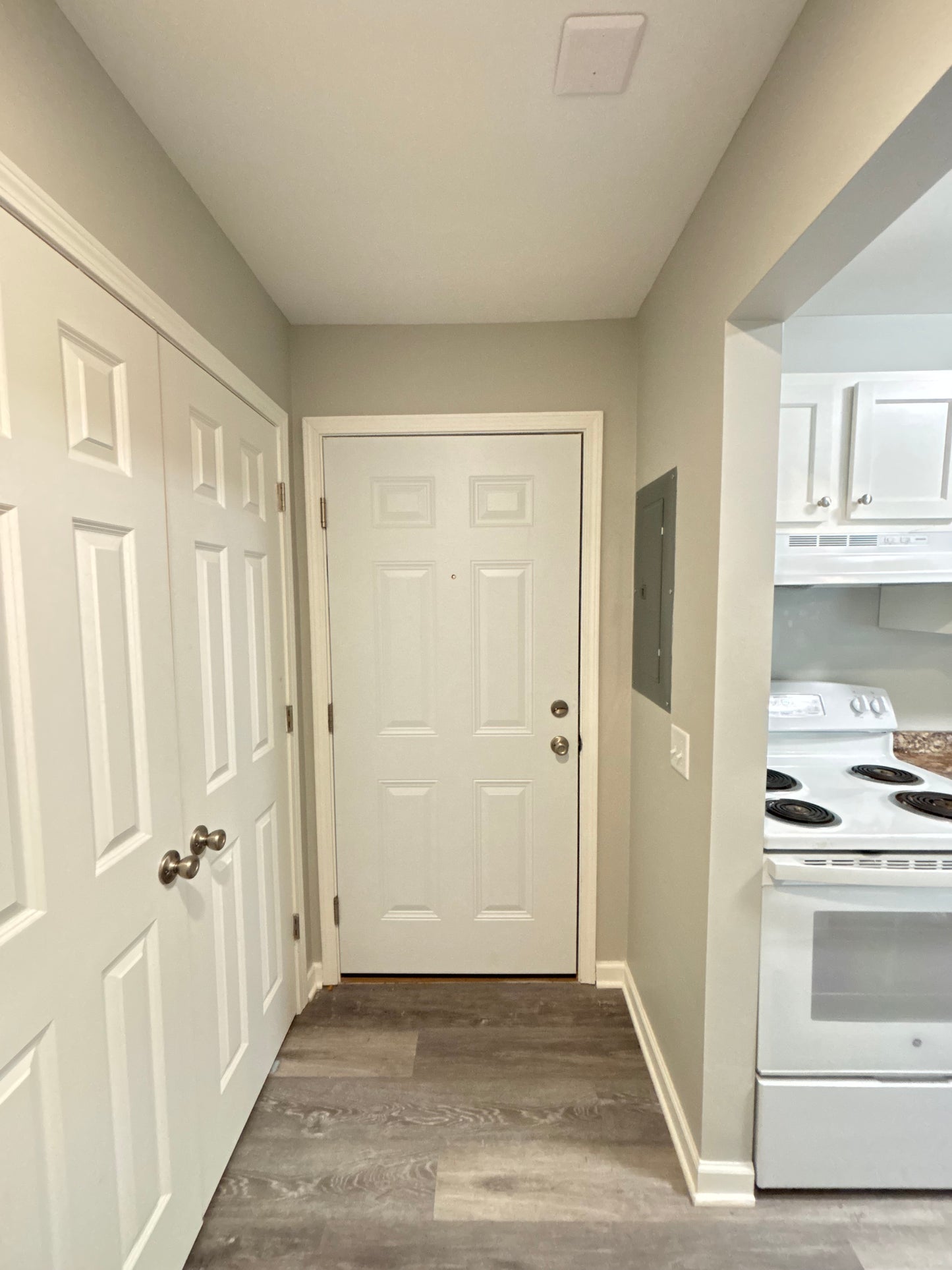 3 Bed- 2 Bath- 11 Robert Dr #205, Lancaster, NY 14086