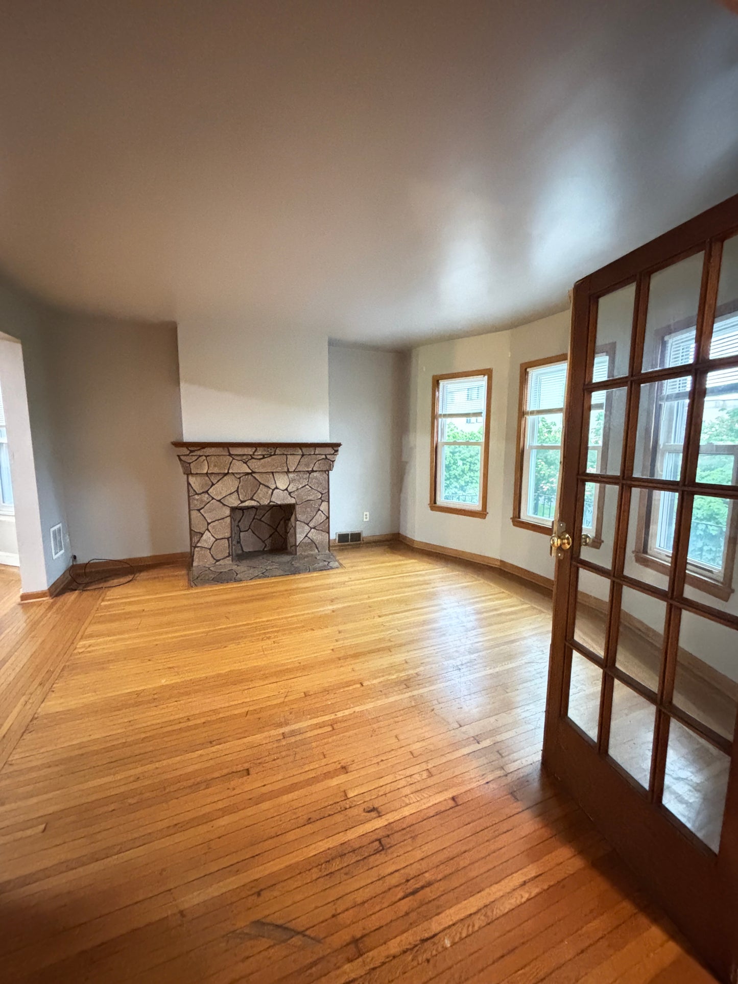 4 Bed, 1 Bath- 36 Eastwood Pl UNIT 2, Buffalo, NY 14208
