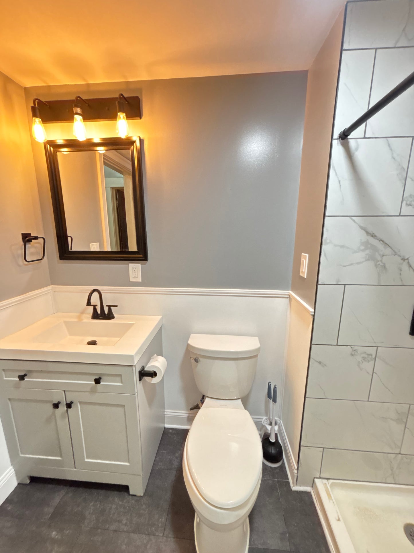 4 Bed, 1 Bath- 36 Eastwood Pl UNIT 2, Buffalo, NY 14208