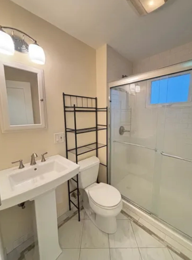 2 Bed, 1 Bath- 230 Saint Lawrence Ave #2