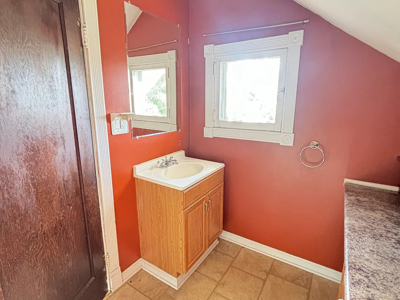 1 Bed, 1 Bath- 70 Norwalk Ave FLOOR 2, Buffalo, NY 14216