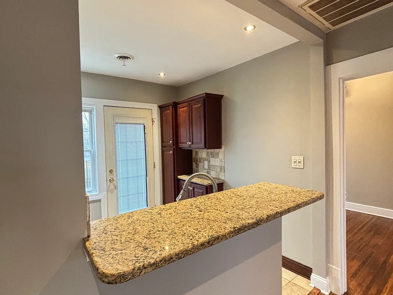 2 Beds, 1 Bath- 38 Dakota St #110, Buffalo, NY 14216