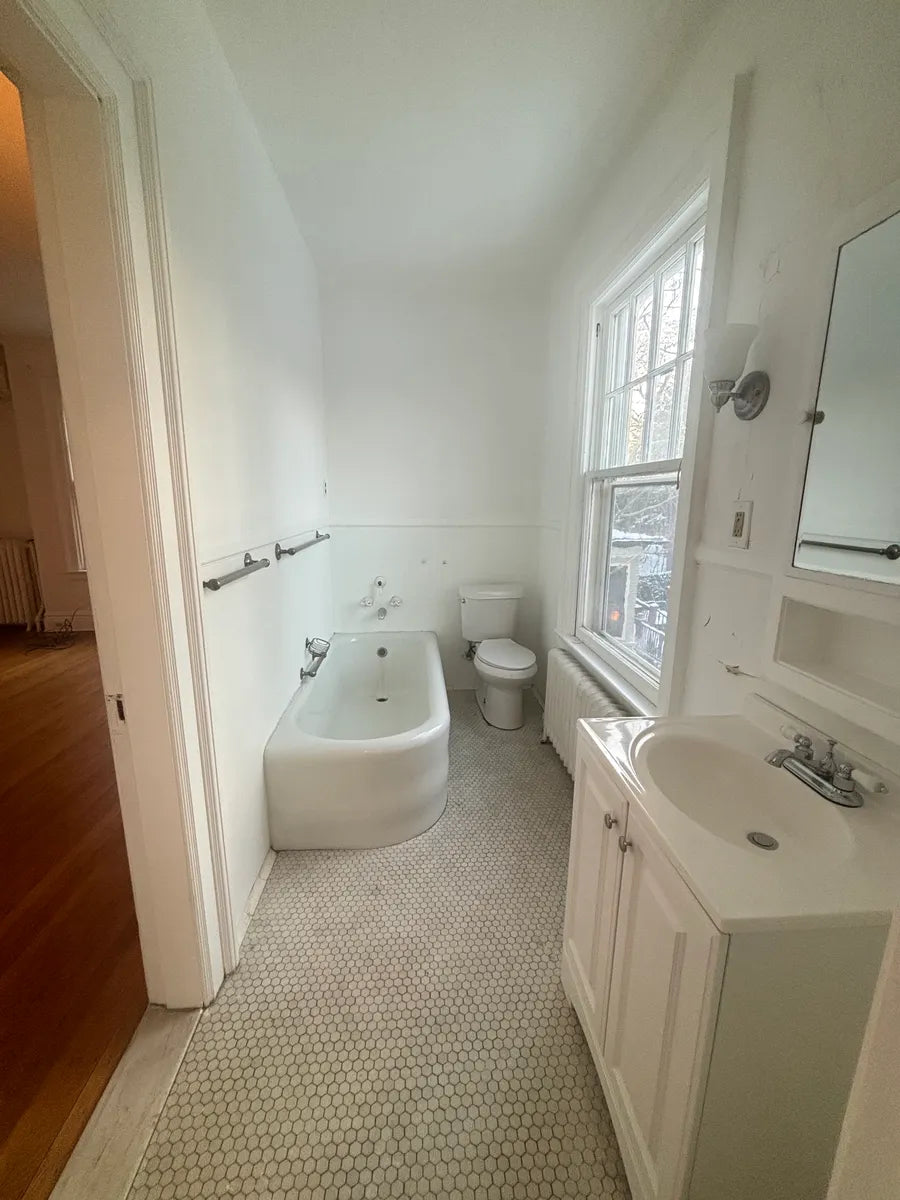 2 Bed, 2 Bath- 444 Linwood Ave #2 Buffalo, NY 14209