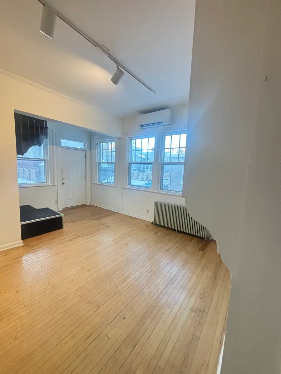 2 Bed, 2 Bath- 444 Linwood Ave #2 Buffalo, NY 14209