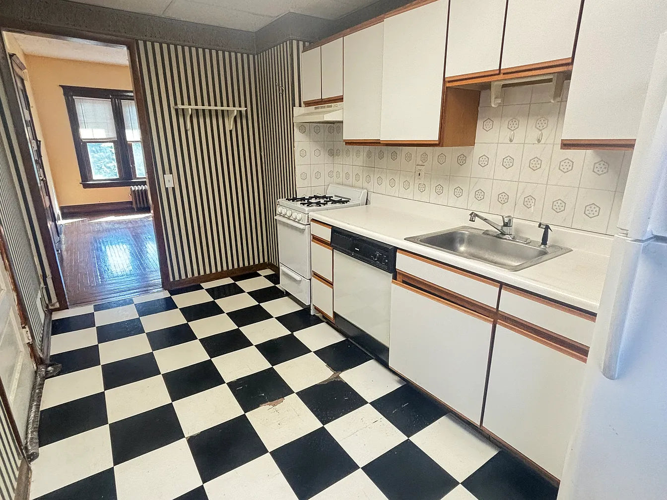 2 Bed, 1 Bath- 98 Inwood Pl #4, Buffalo, NY 14209