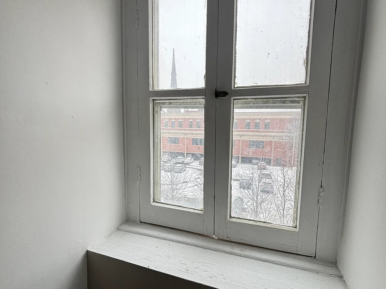 1 Bed, 1 Bath- 341 Franklin St #6, Buffalo, NY 14202
