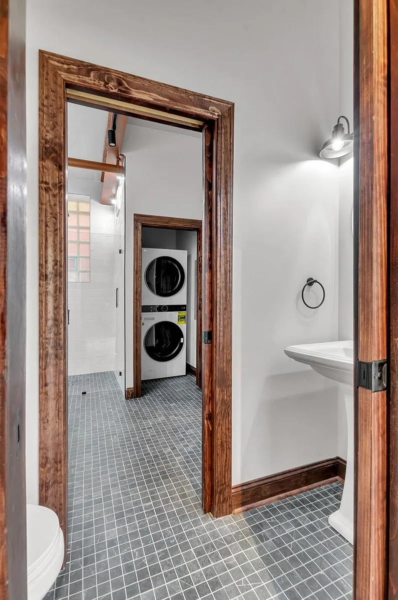 2 Bed, 2 Bath- 444 Linwood Ave #CARRIAGE Buffalo, NY 14209