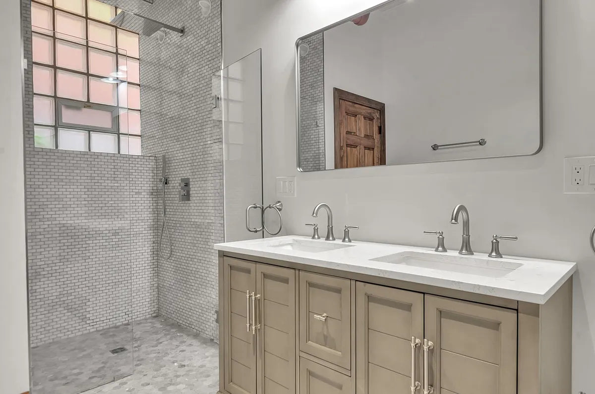 2 Bed, 2 Bath- 444 Linwood Ave #CARRIAGE Buffalo, NY 14209