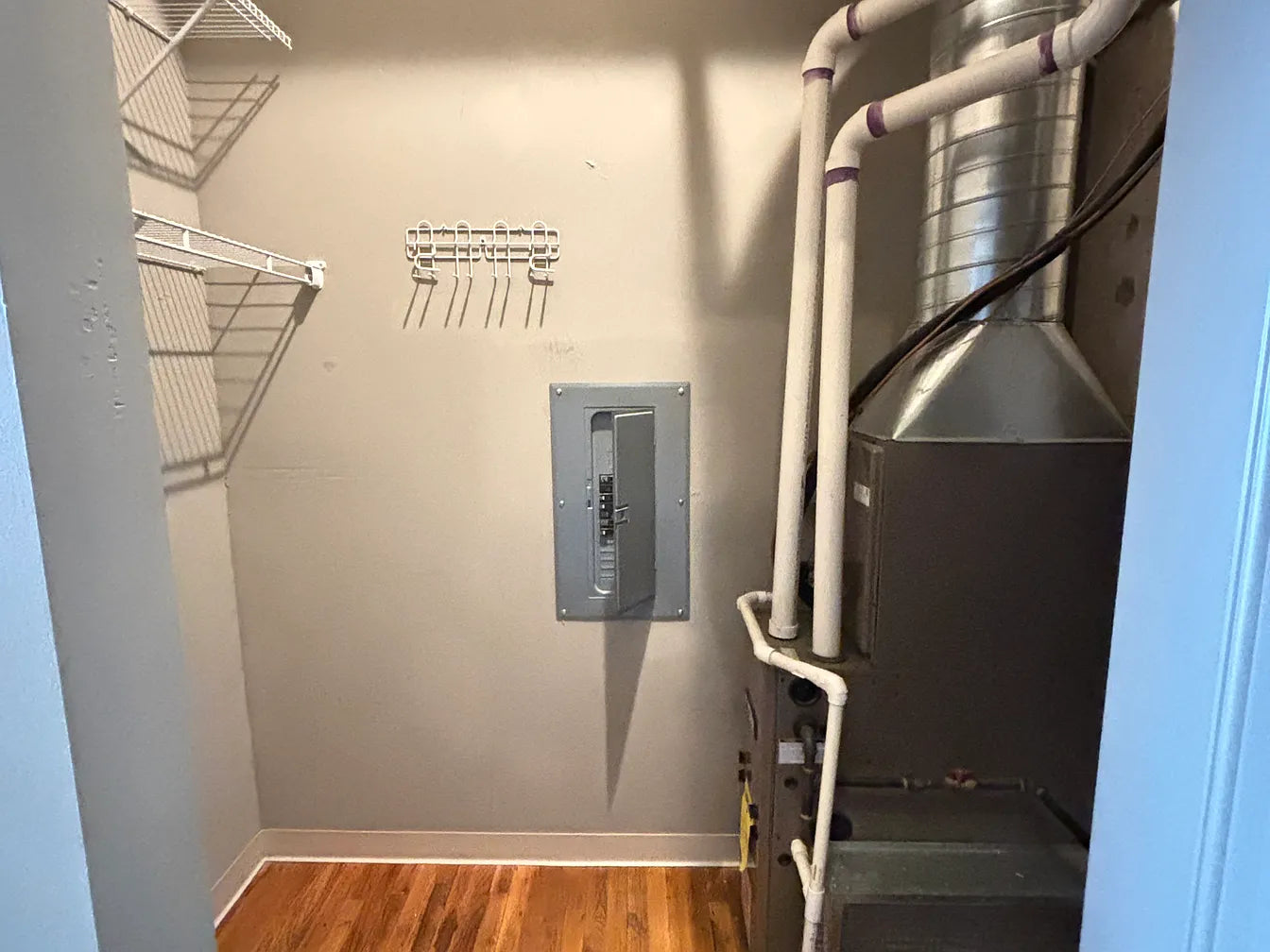 2 Bed, 1 Bath- 170 Florida St #216, Buffalo, NY 14208