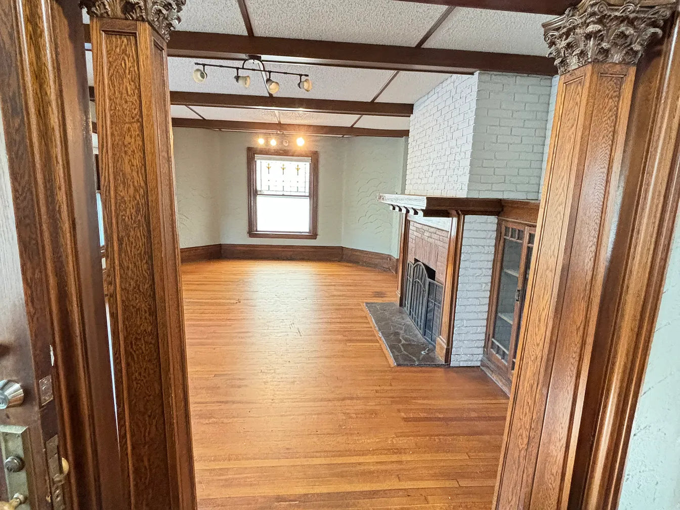 3 Bed, 1 Bath- 1695 Amherst St #1, Buffalo, NY 14214