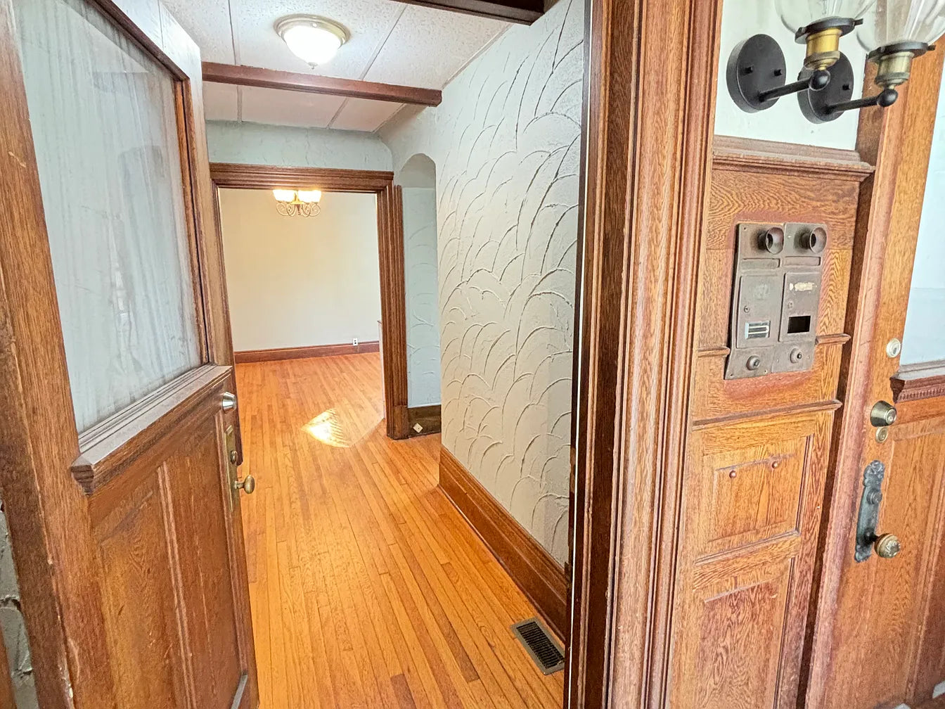 3 Bed, 1 Bath- 1695 Amherst St #1, Buffalo, NY 14214