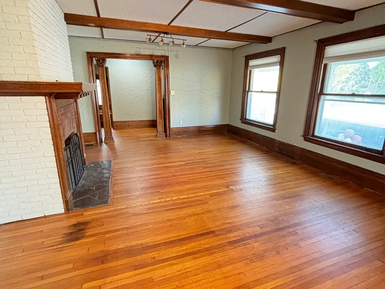3 Bed, 1 Bath- 1695 Amherst St #1, Buffalo, NY 14214