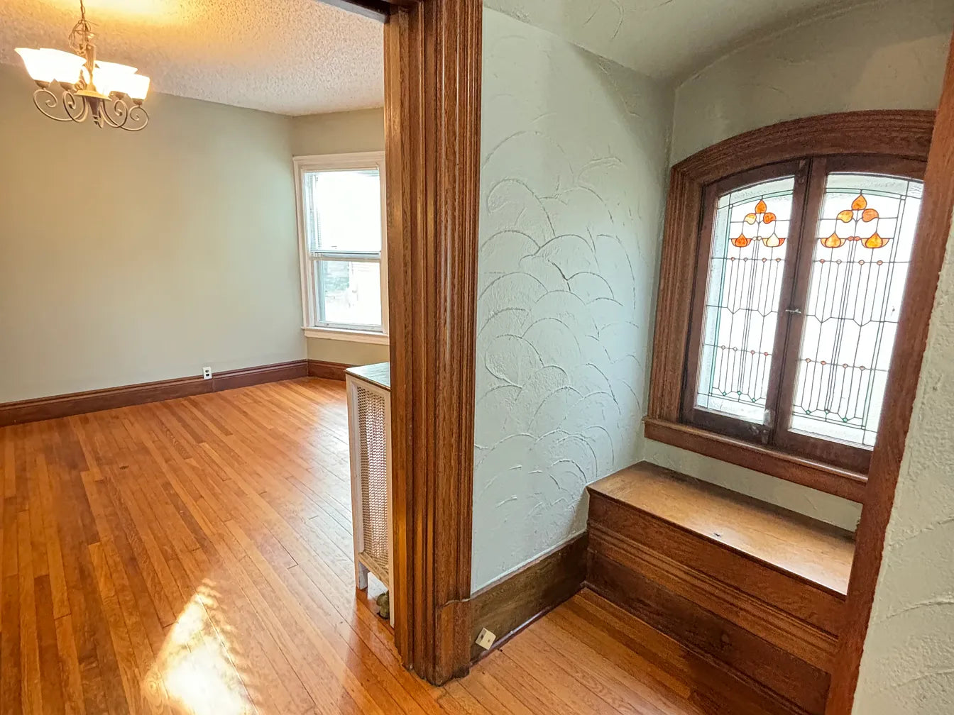 3 Bed, 1 Bath- 1695 Amherst St #1, Buffalo, NY 14214