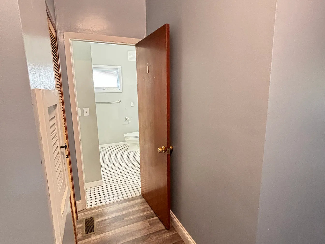 3 Bed, 1 Bath- 1695 Amherst St #1, Buffalo, NY 14214