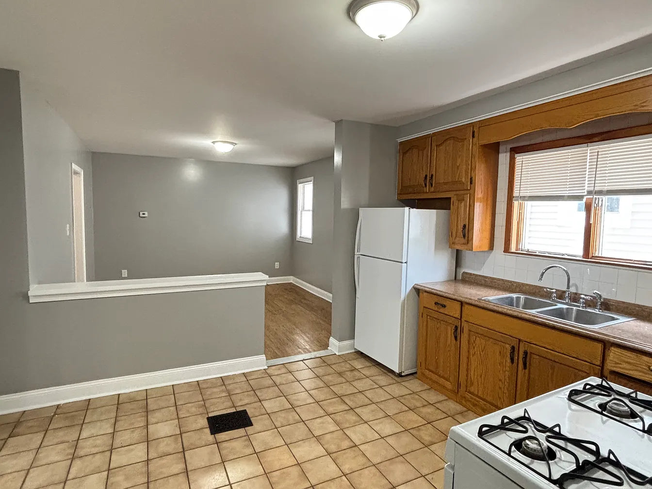 864 West Ave APT 2, Buffalo, NY 14213