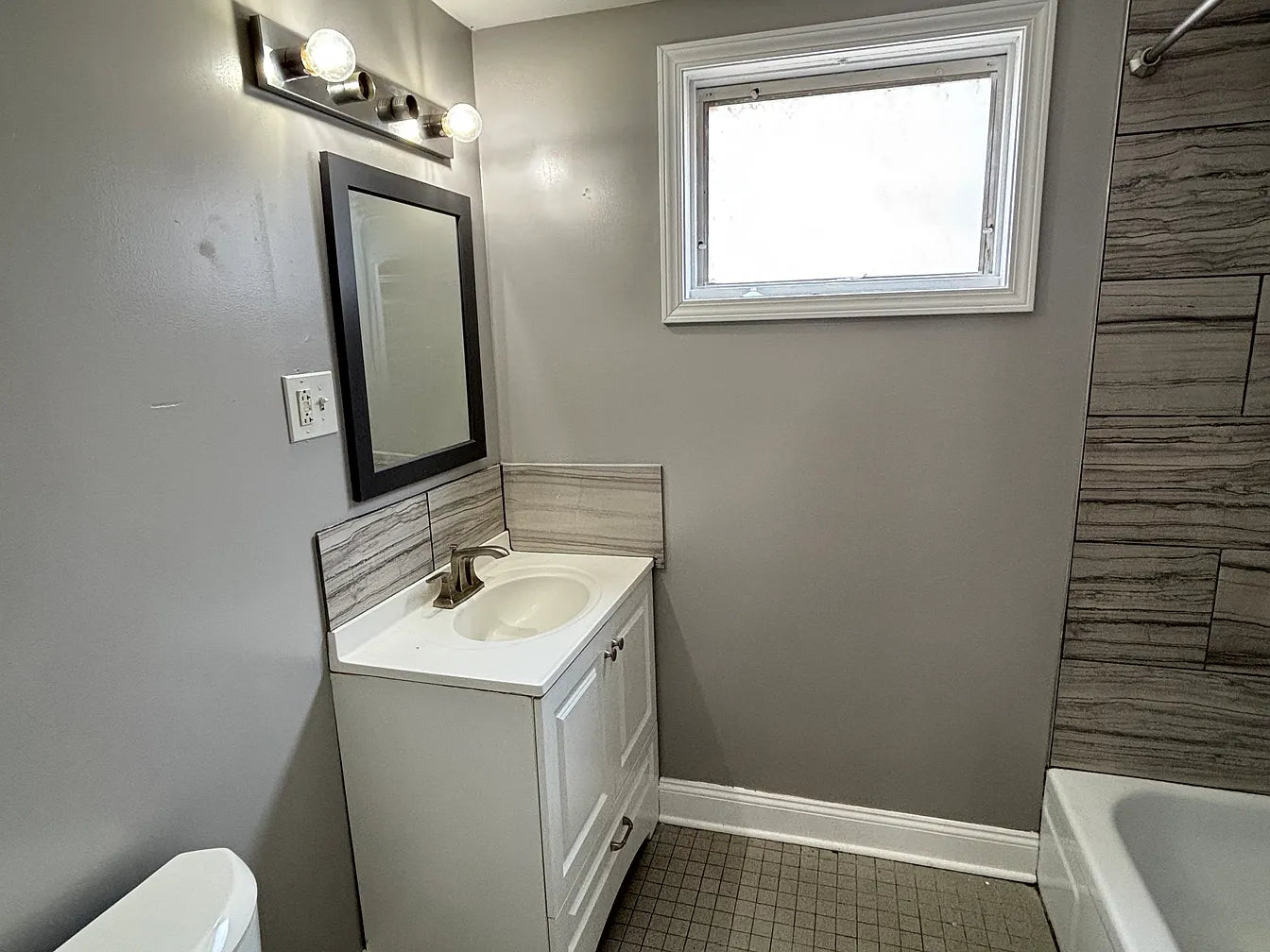 864 West Ave APT 2, Buffalo, NY 14213