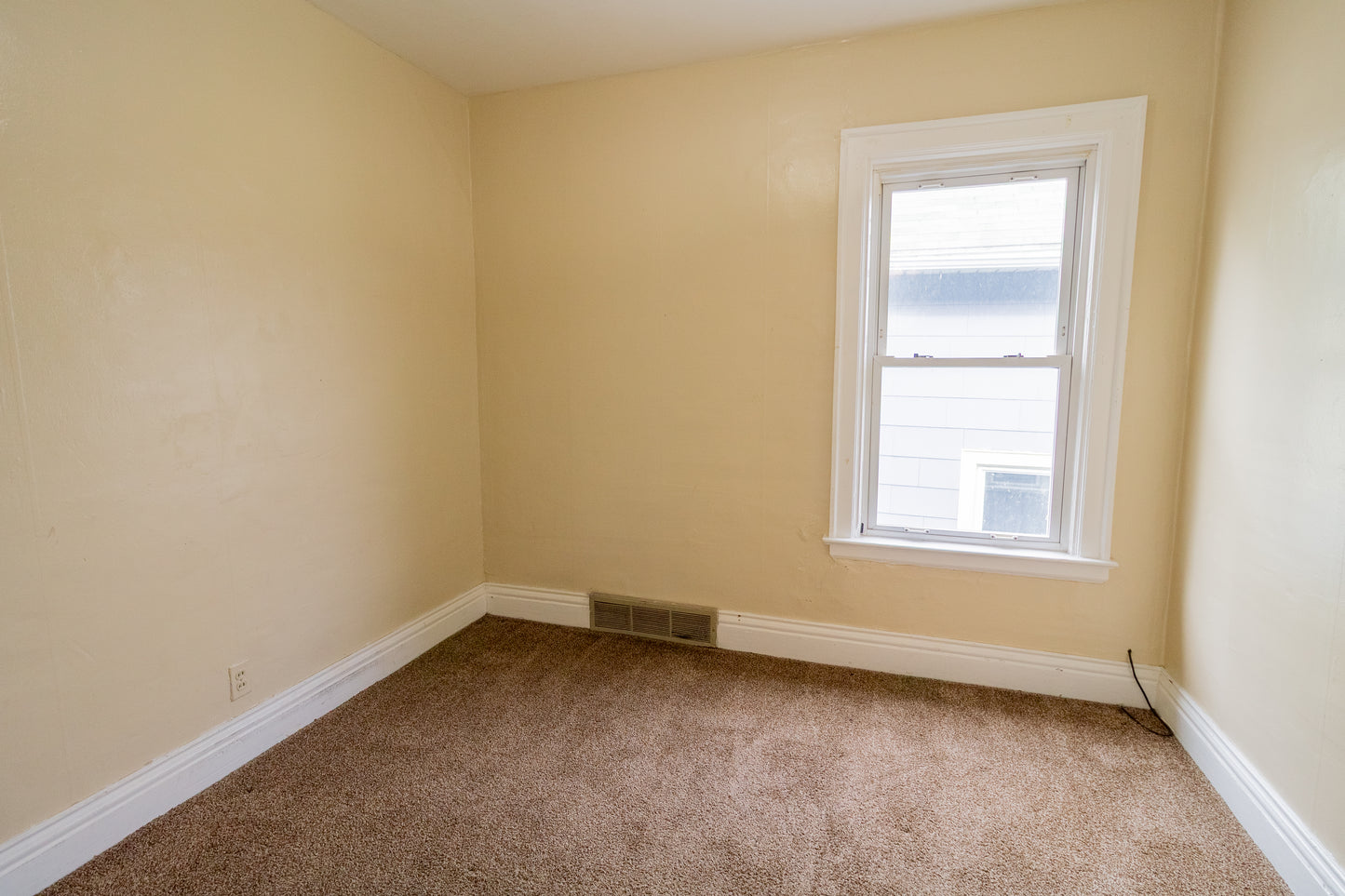 3 Bed, 1 Bath- 62 Pomona Pl UNIT 2, Buffalo, NY 14210