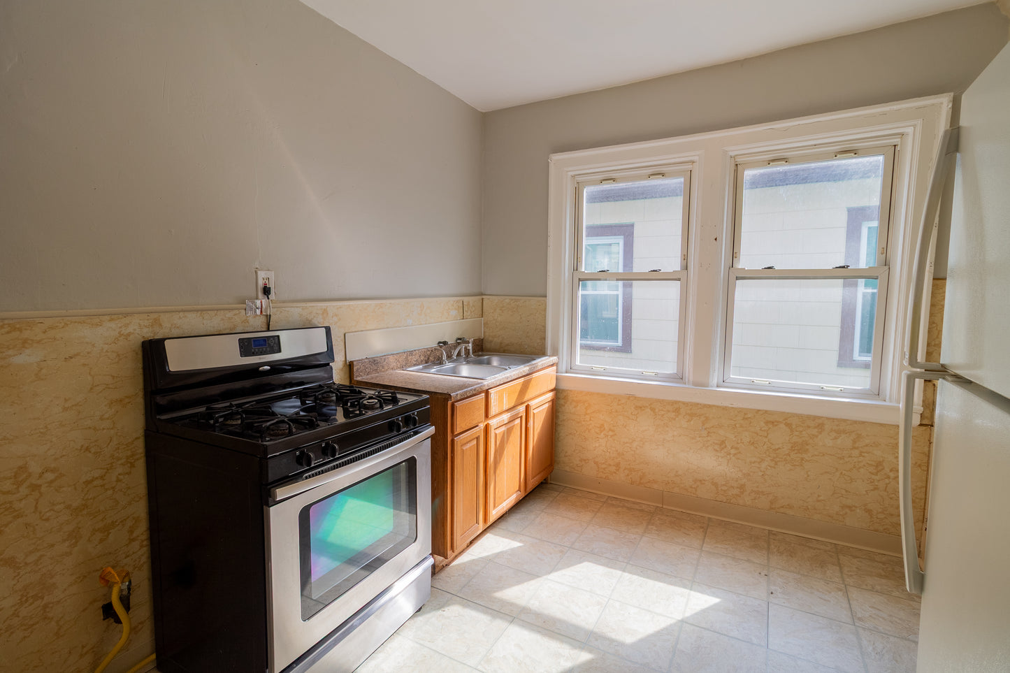 3 Bed, 1 Bath- 62 Pomona Pl UNIT 2, Buffalo, NY 14210