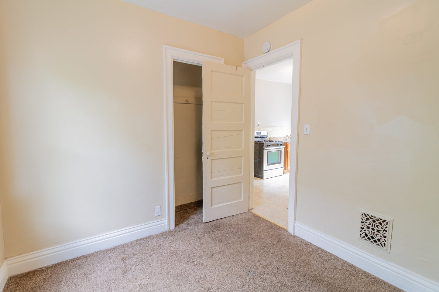 3 Bed, 1 Bath- 62 Pomona Pl UNIT 2, Buffalo, NY 14210