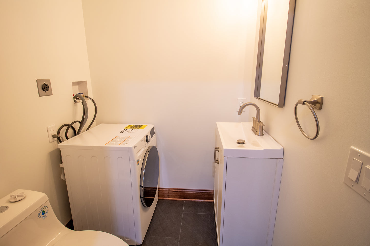 3 Bed, 2.5 Bath- 518 Linwood Ave #1, Buffalo, NY 14209