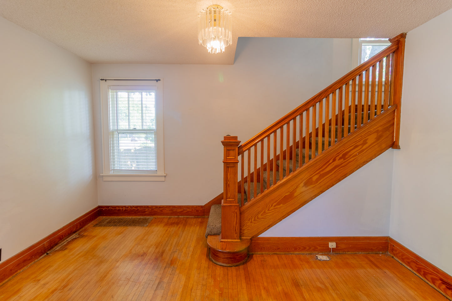 706 Nash Rd, North Tonawanda, NY 14120