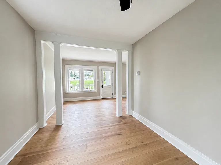 2 bed, 1 bath- 28 Long Ave, Cheektowaga, NY 14224 (Lower)