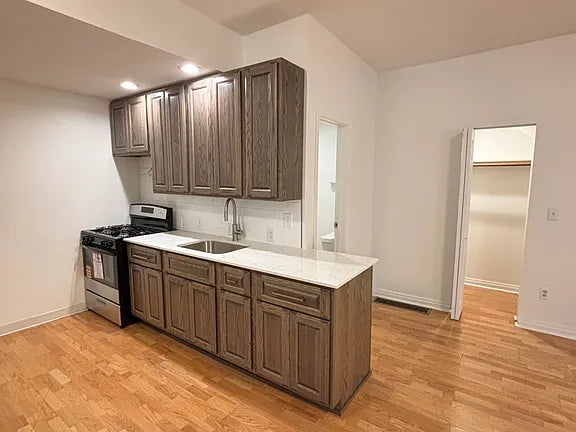 735 Ashland Ave, Buffalo NY 14222