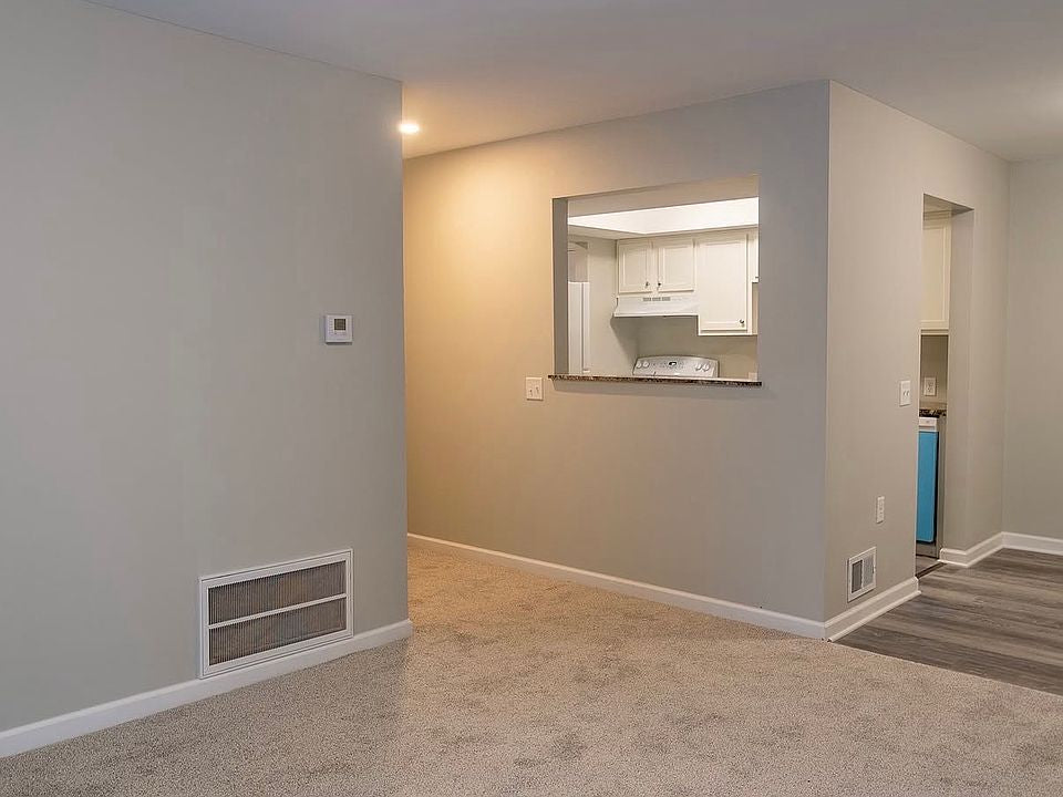 2 bed 1 bath - 11 Robert Dr, APT 211, Lancaster, NY 14086