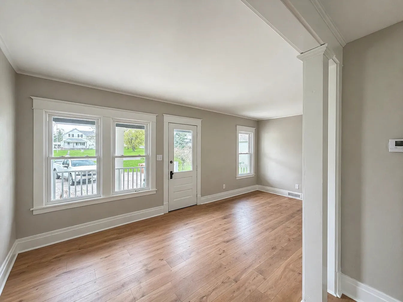 2 bed, 1 bath- 28 Long Ave, Cheektowaga, NY 14224 (Lower)