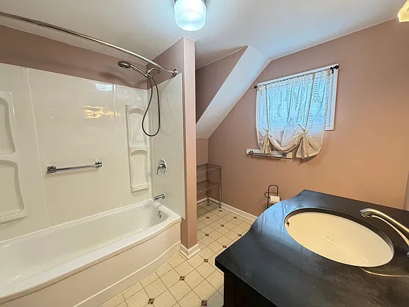 2 bed 1 bath- 37 Arlington Rd #1, Buffalo, NY 14221