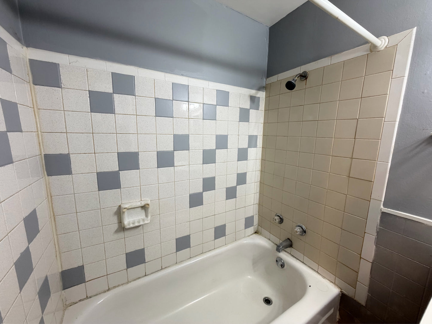 1 bed 1 bath - 111 Southside Parkway - Back House Lower Buffalo, NY 14220