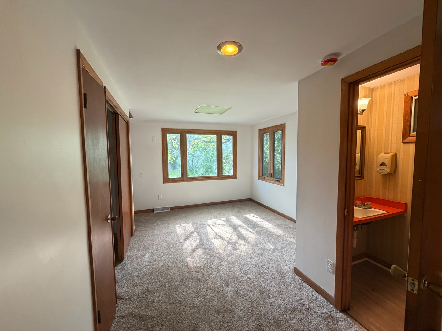 2 bed 1.5 bath - 26 Janet Street -Right Buffalo, NY 14215