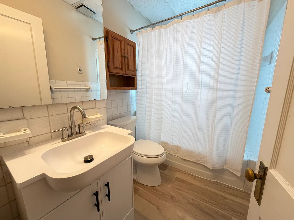 3 bed 1 bath- 300 N Park Ave Unit 1, Buffalo, NY 14216