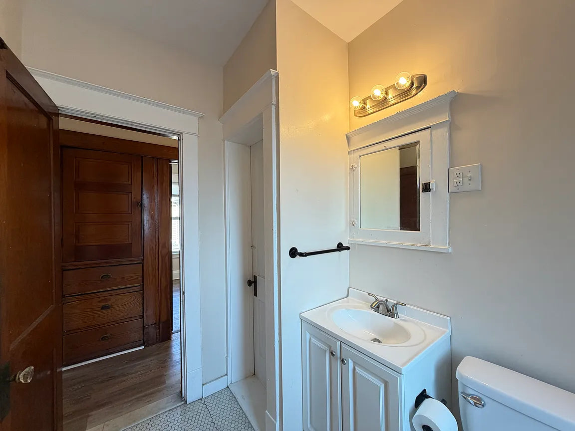 3 bed 1 bath - 92 Alsace Ave, # 2, Buffalo, NY 14220