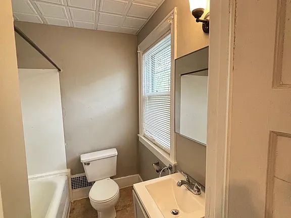 114 Crescent Ave APT 2, Buffalo, NY 14214